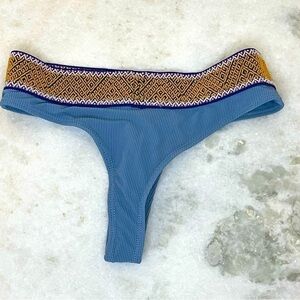 Elysiian bikini bottom thong NWOT print sz M
